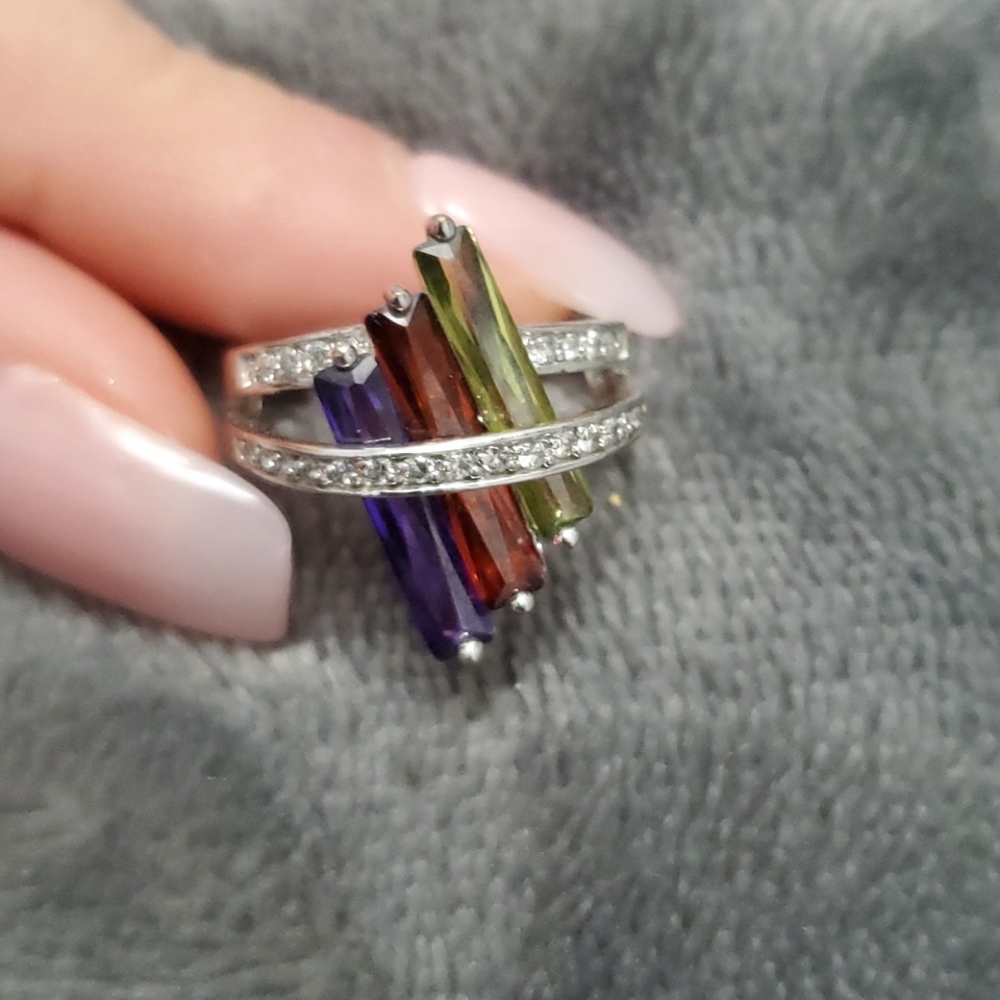 Ring - Picture 3 of 4